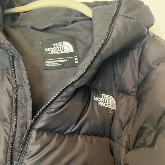 Women's North Face Black Puffer Coat - Picture 2 of 3